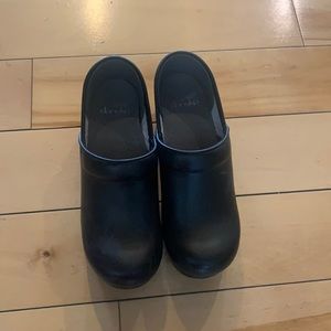 Like new, Dansko Shoes!